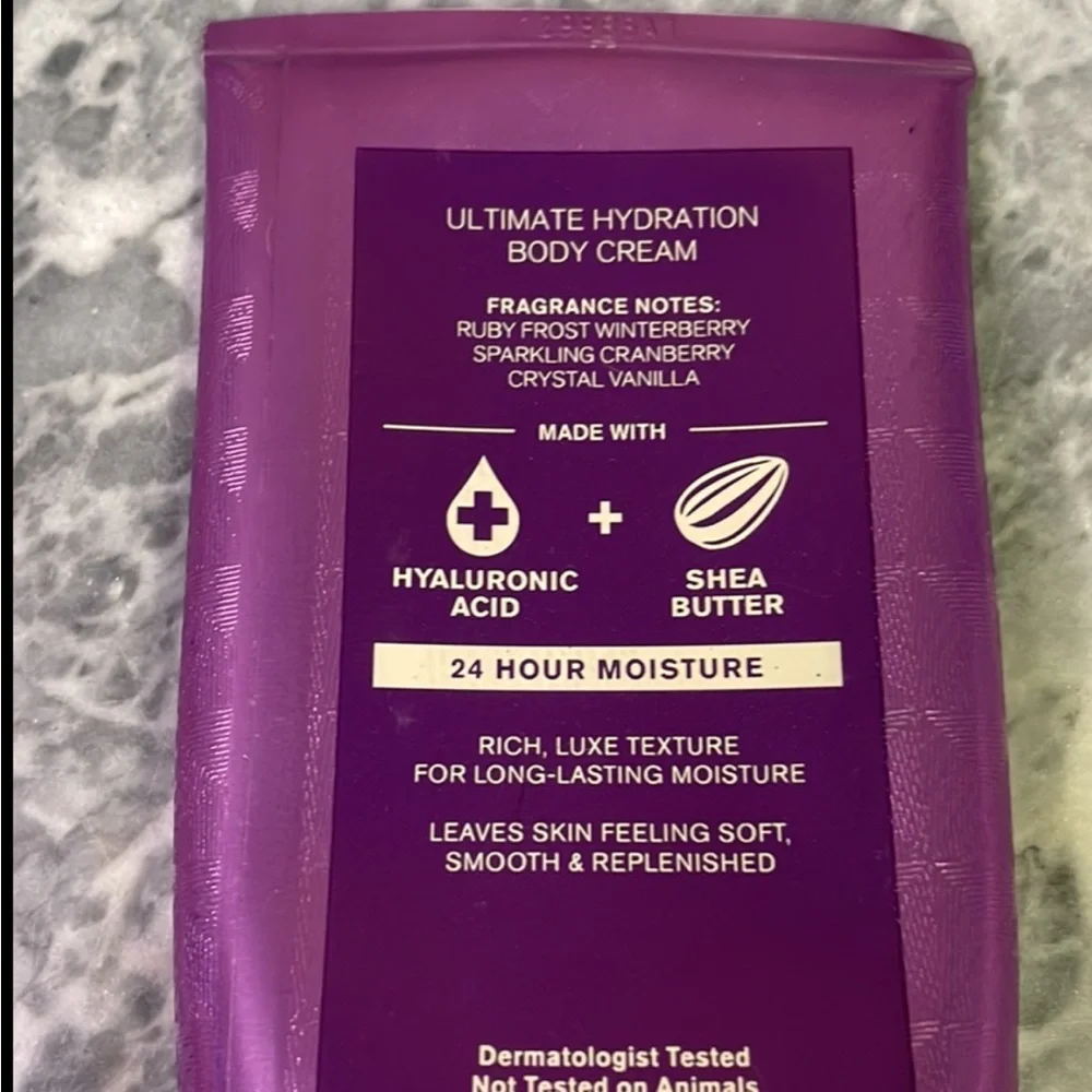 Bath and‎ Body Works Body Cream Winterberry Wonder